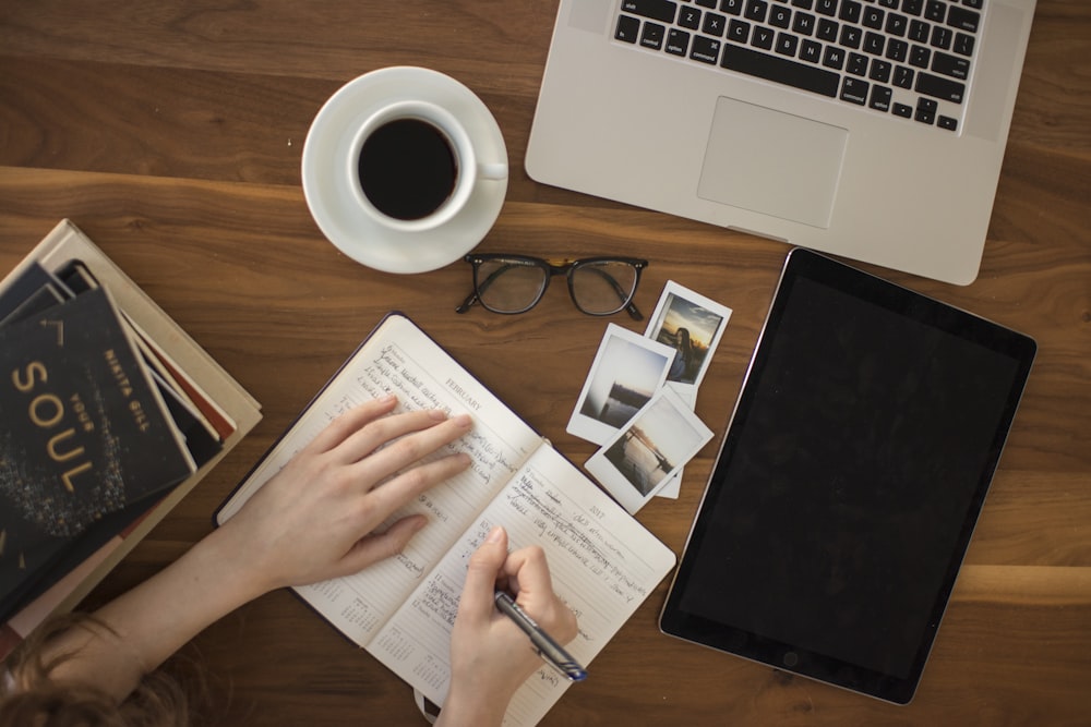 How to Write Better Lyrics: 8 Tips for Your Songwriting.